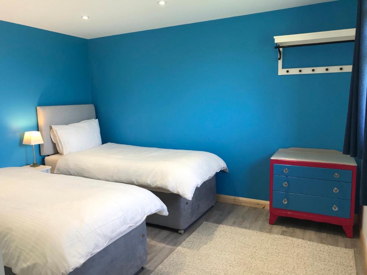 Kingfisher Glamping Cabin 보드민 외부 사진